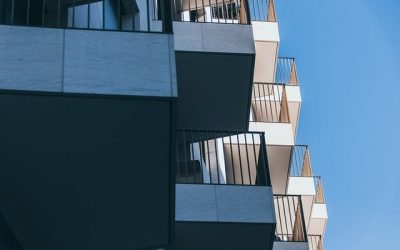 Balkon inrichten met planten: tips voor een bloeiende buitenruimte
